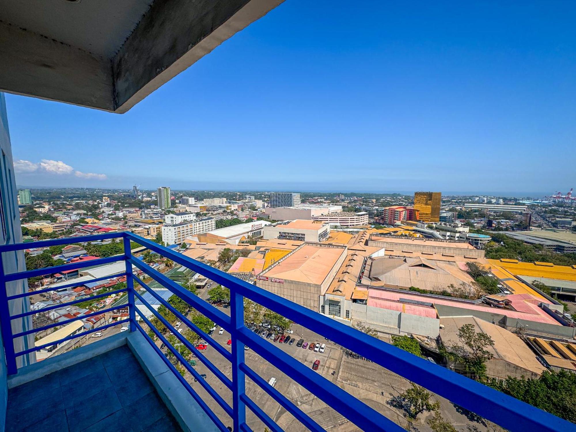 カガヤン・デ・オロThe Loop 2Br Fully Furnished Corner Unit W Balconyアパートメント エクステリア 写真
